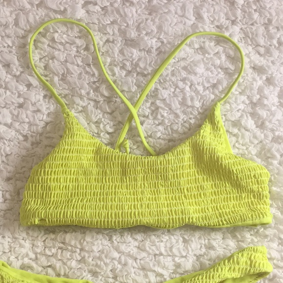 🍋 Yellow Smocked Bikini Set - Picture 2 of 6